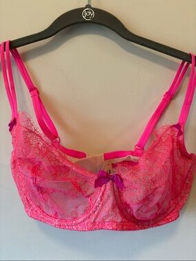 Victoria's Secret Bright Pink Lace Underwire Bra with Bow